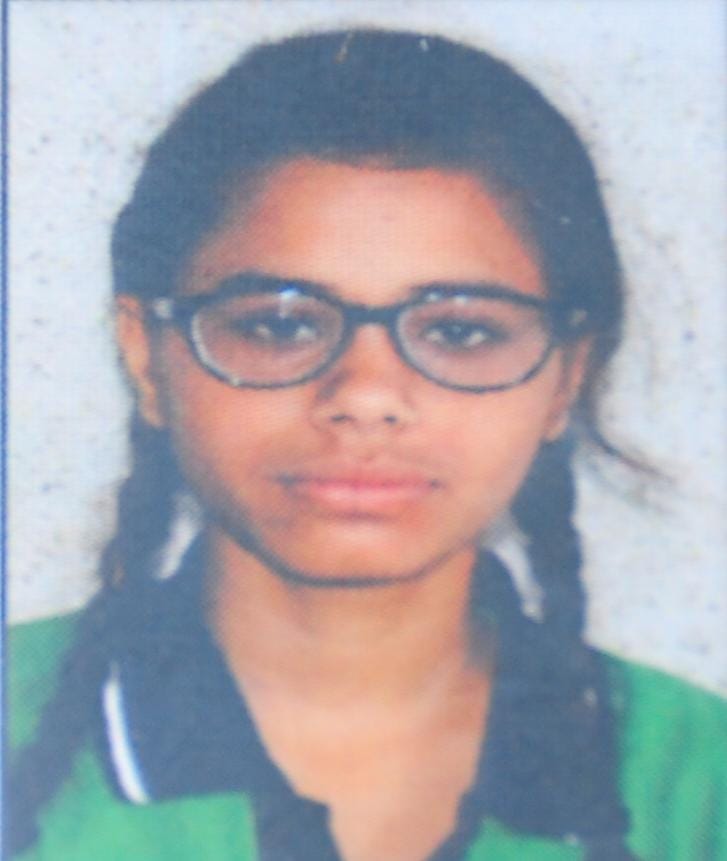 A girl commits suicide in aliganj in Lucknow.