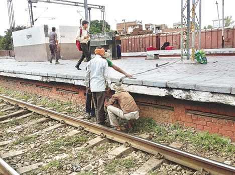 Enhanced trains, no facilities at junction