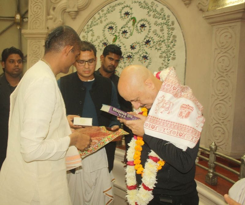 anupam kher visit vrindavan
