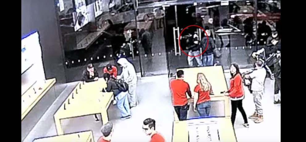 robbbers targeted and stolen mobiles from same stores in America