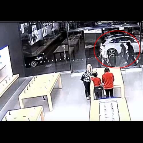 robbbers targeted and stolen mobiles from same stores in America