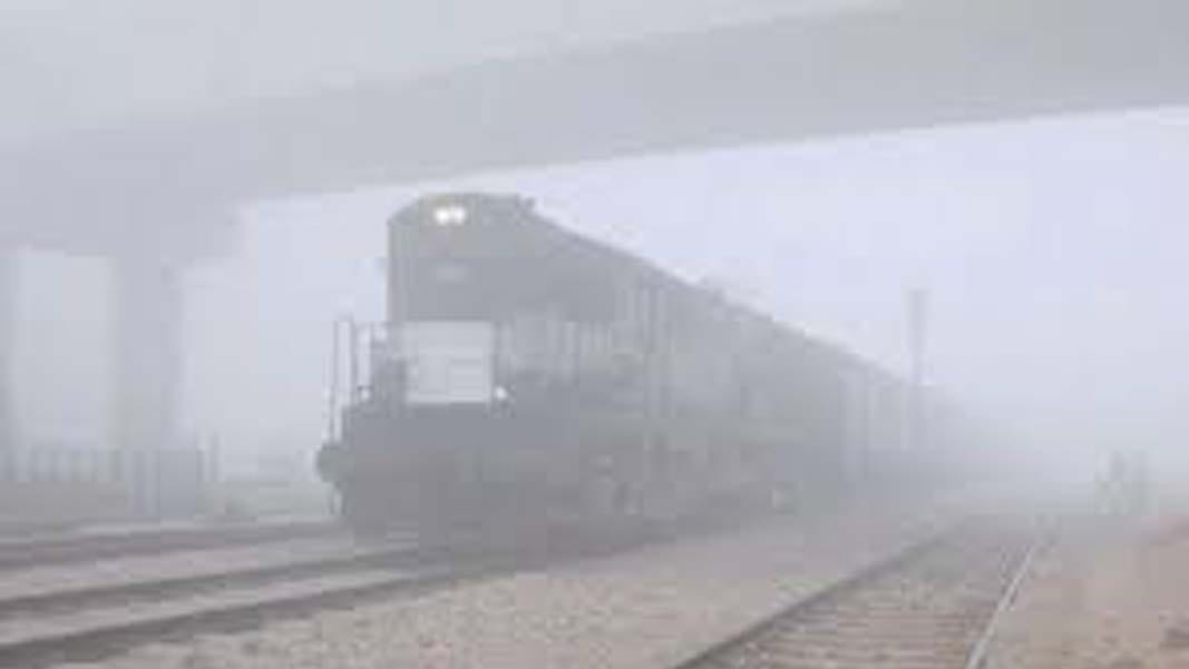 problems that led to rail travel in fog
