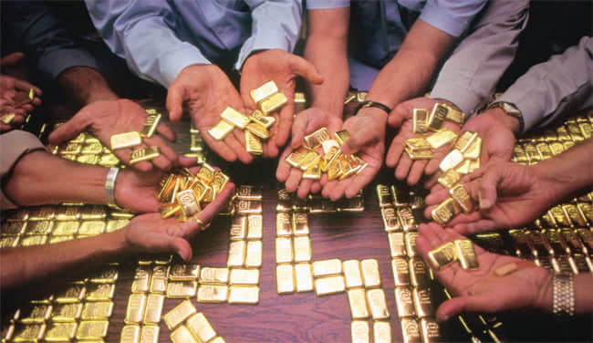 cctv footage reveal the truth of illegal shopping of jewellery