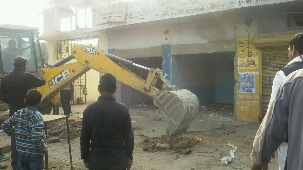 lda demolishes illegal construction of minister  sharda pratap shukla
