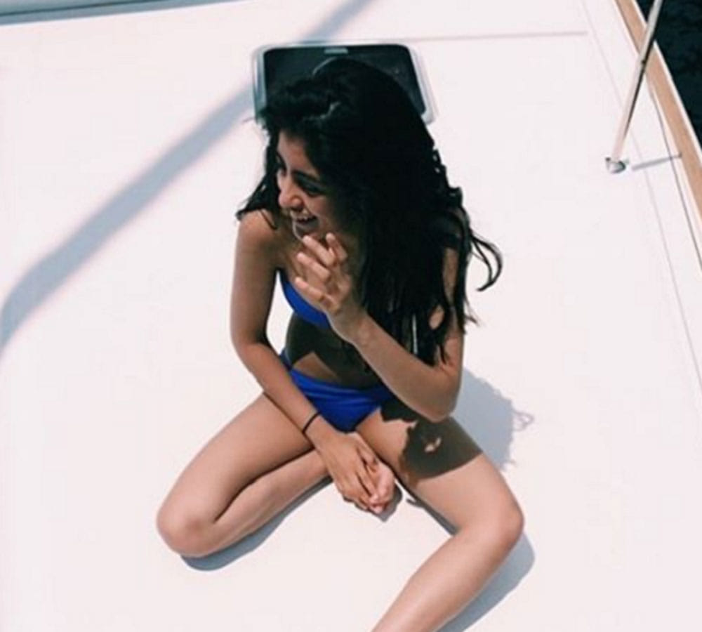 amitabh bachchan grand daughter navya naveli share her bikini photo