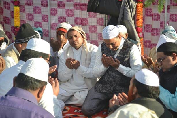 cricket match between gharaati and baraati