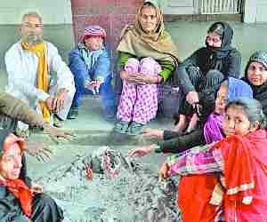 Cold breeze as mercury dips