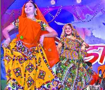 artists fastened upon in Gonda mahotsav