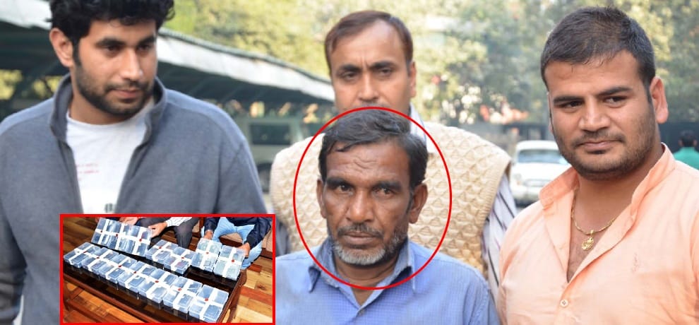 smuggler arrest with lot of firearms in delhi 