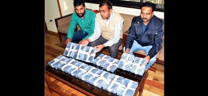 smuggler arrest with lot of firearms in delhi 