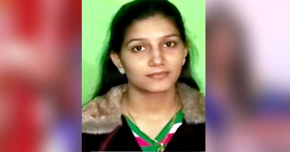 Pictures on sapna chaudhary without makeup viral on social media