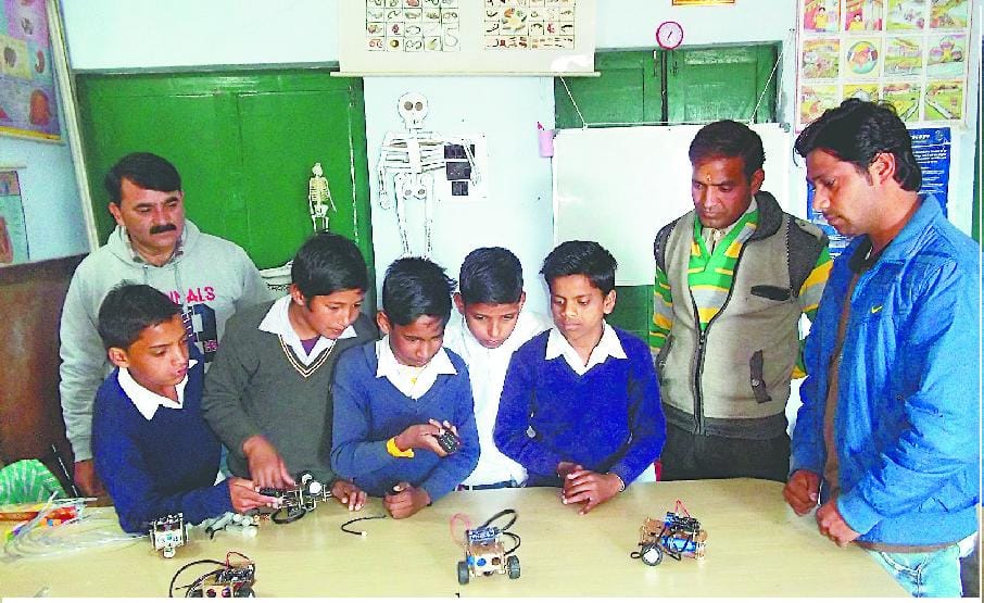 Students to be the world of robots