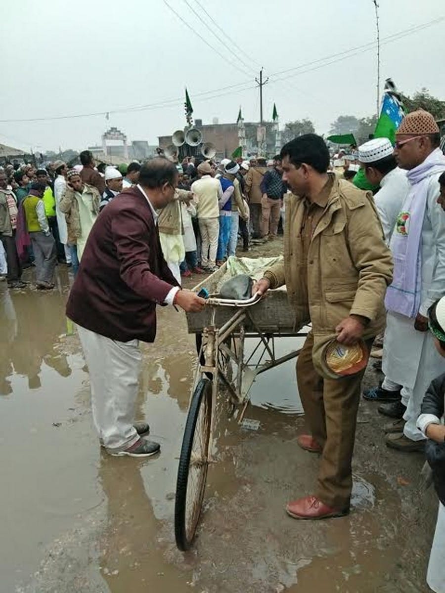 Drain the water procession paused by-e-Mohammadi