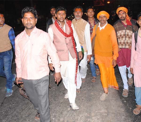 A committee donate 70 Lakh old currency to two thousand pandits in bhiwani