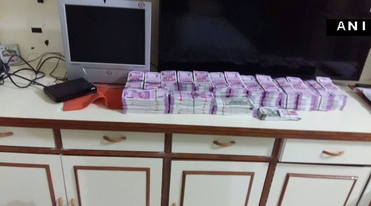 2000 new note, How Dealers get crores of new 2000 notes
