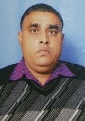 adhed kee maut se gussae graameeno ka bank par dhaava 