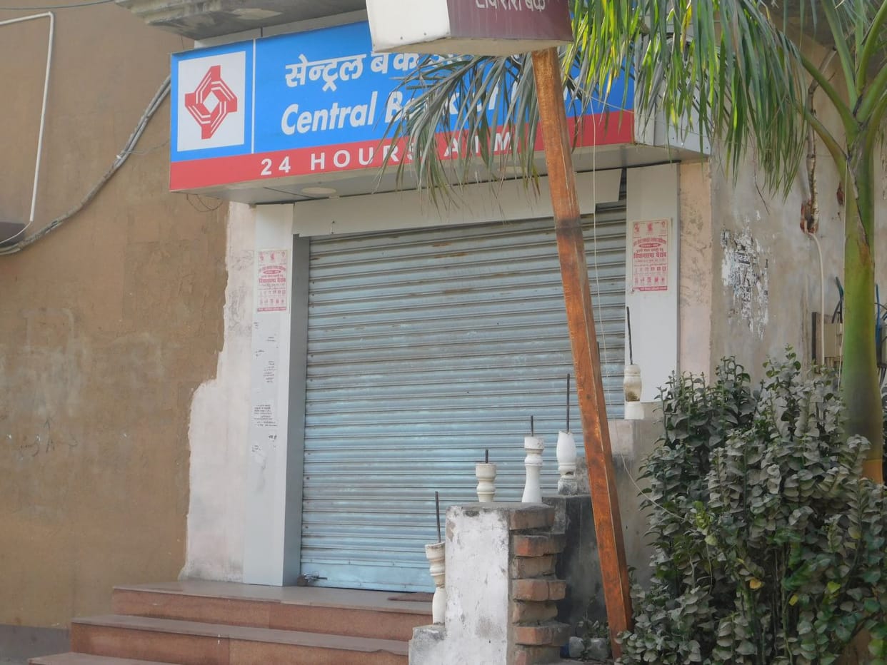 ATM closed in mau 