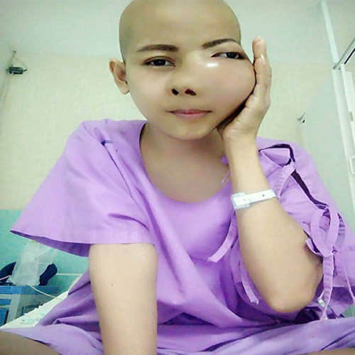 women was shocked after discovering cancer while visiting dentist