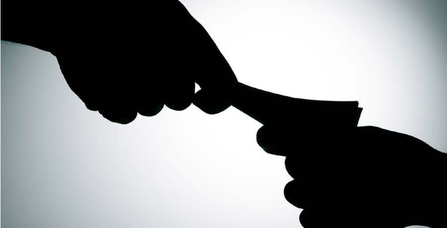 Bribery case GM said that The contractor had tried to lure me 