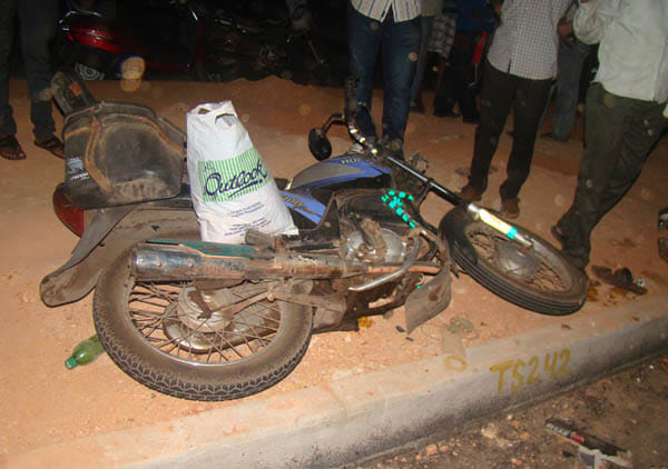 three people died in road accident at kanpur