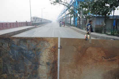 gomti barrage bridge will not open about twenty days