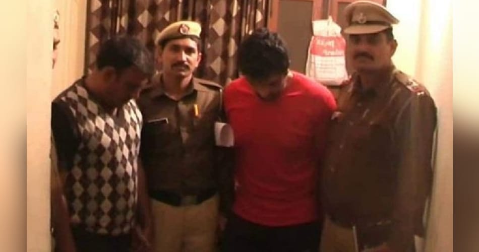real policemen looted seventeen lakh from a businessman in haryana