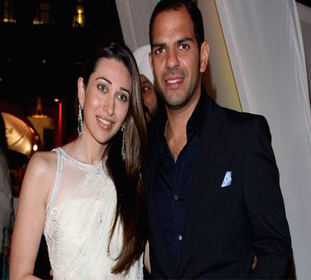 Karisma Kapoor to live-in with boyfriend Sandeep Toshniwal !