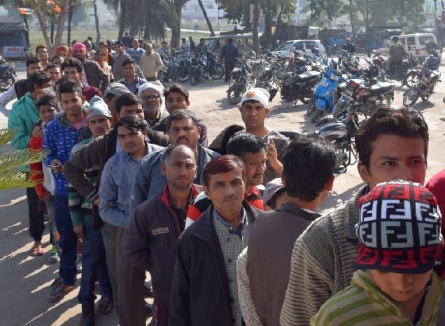SBI ATM cash, crowd