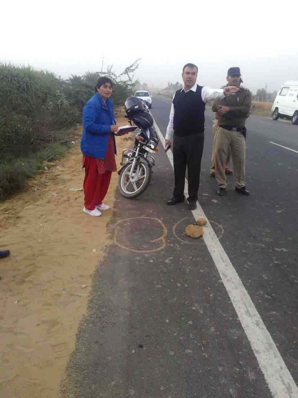 firing at Finance workers, 2.10 lakh looted, crime in rohtak, rohtak police