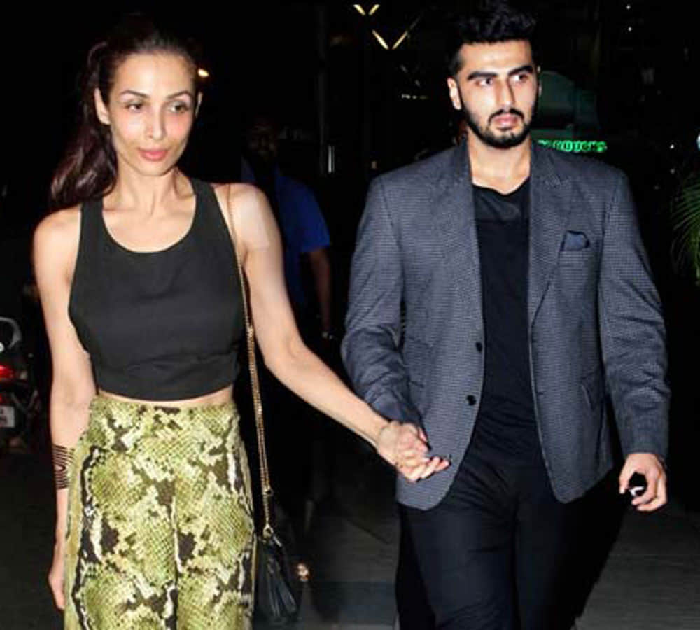 malaika arora and arjun kapoor avoid each other at public place