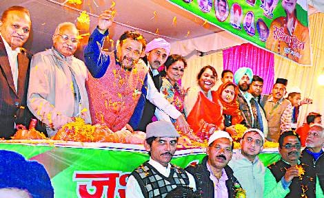 "Moon of the twelfth came Lhrao flags .. '