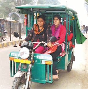 women drive e rekshaw