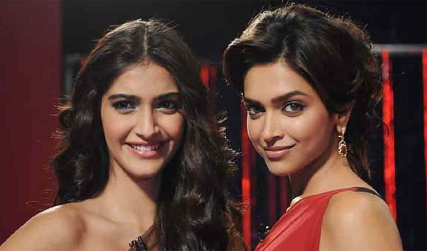 deepika padukone give award to rekha