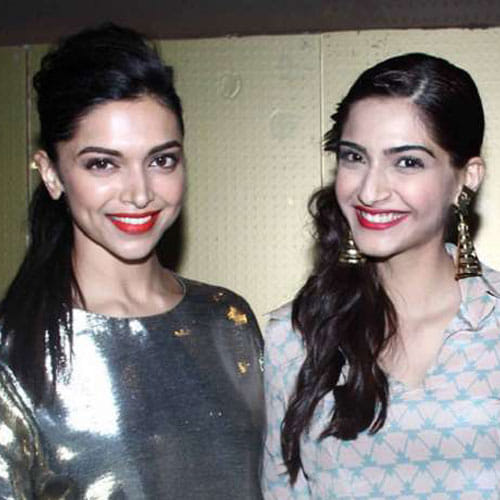 deepika padukone give award to rekha