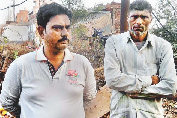 3.5lakh looted from salesman