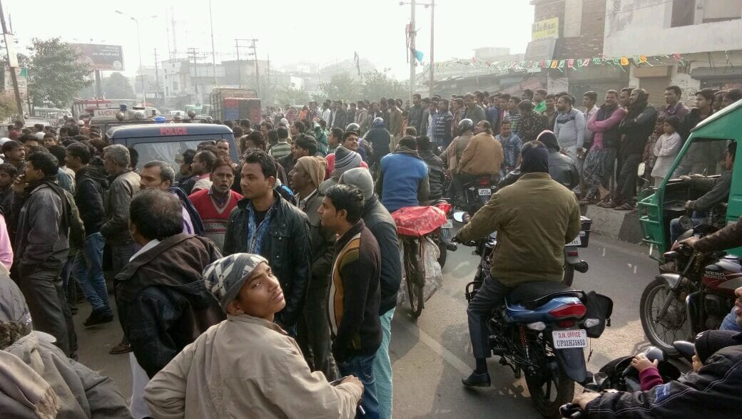 man tries to commit suicide in lucknow