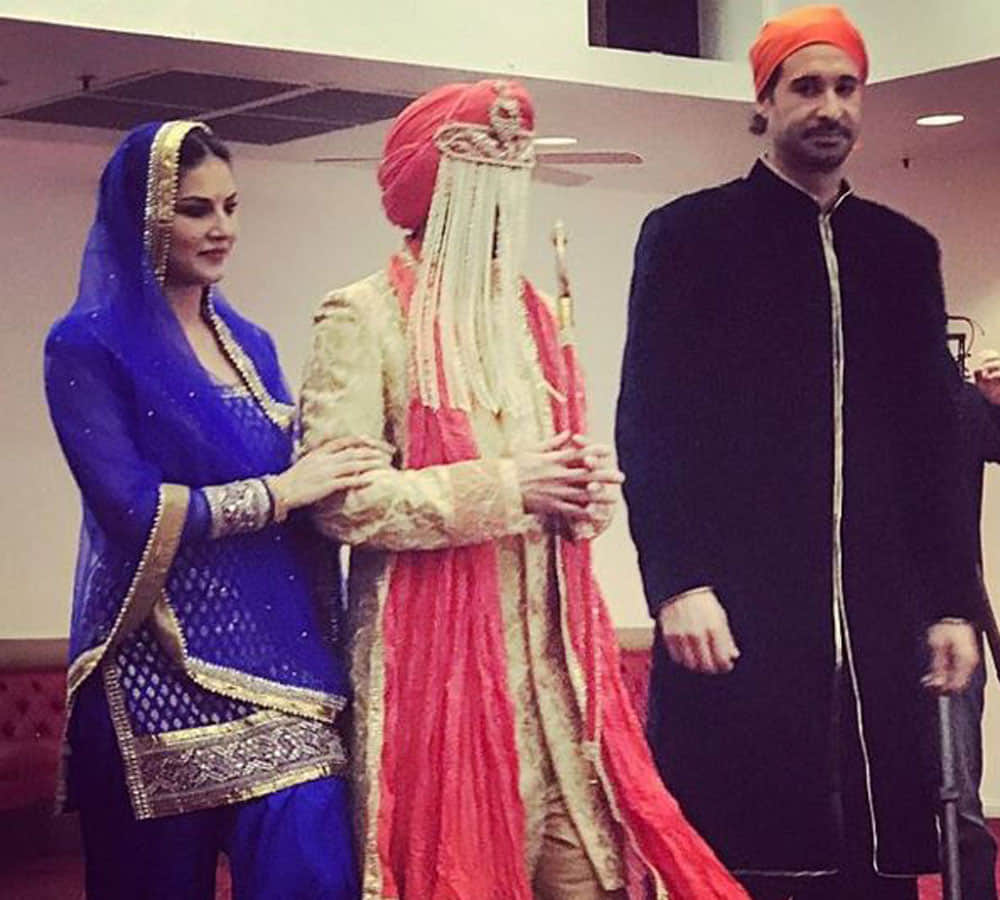 Actress Sunny Leone turns into a PUNJABI KUDI at her brother’s wedding