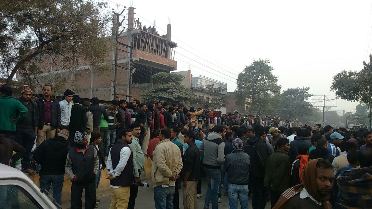 The truck crushed the child in Varanasi , death
