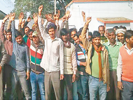 The performance of the employees, seeking to increase honorariu