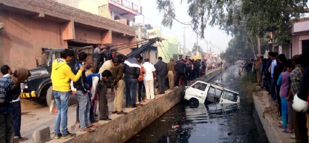 School Van fall in drain 