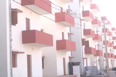 Gifts to those 440 families in city, government stood its promise