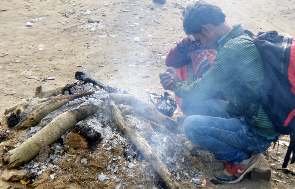 The morning was cold wave And fog havoc
