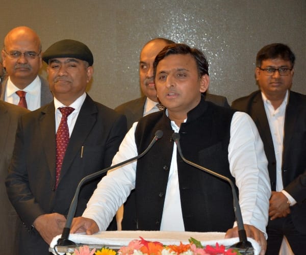 akhilesh yadav compensation distribution after demonetisation