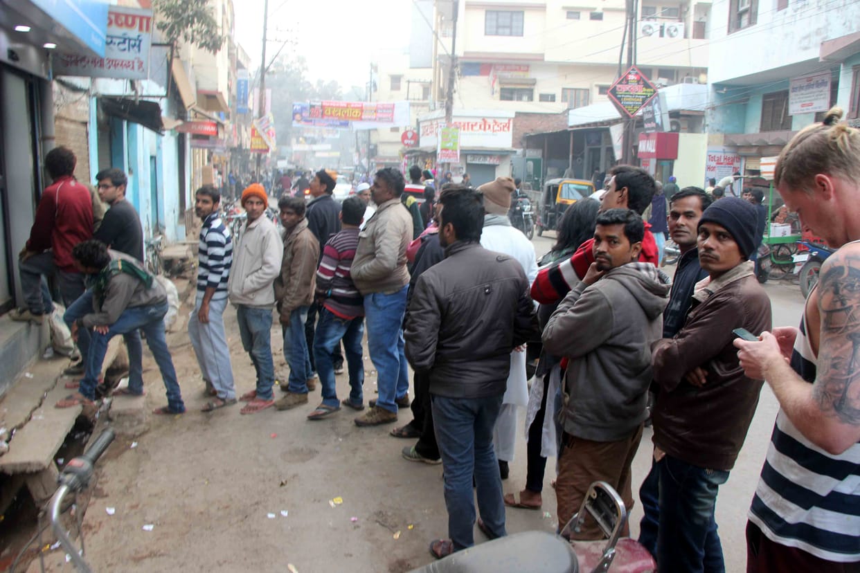 Queue for cash