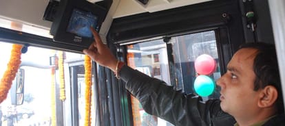 Lucknow chief minister akhilesh yadav inaugurated Metro lines 