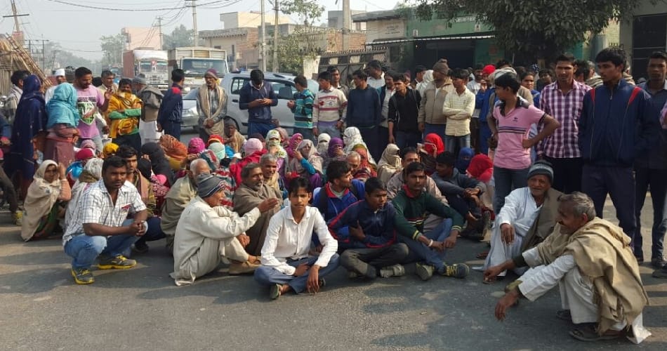 bawal due to note ban on many places, people protest against govt and banks at haryana