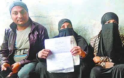 bride mother on hunger strike due to demonetasation in balrampur