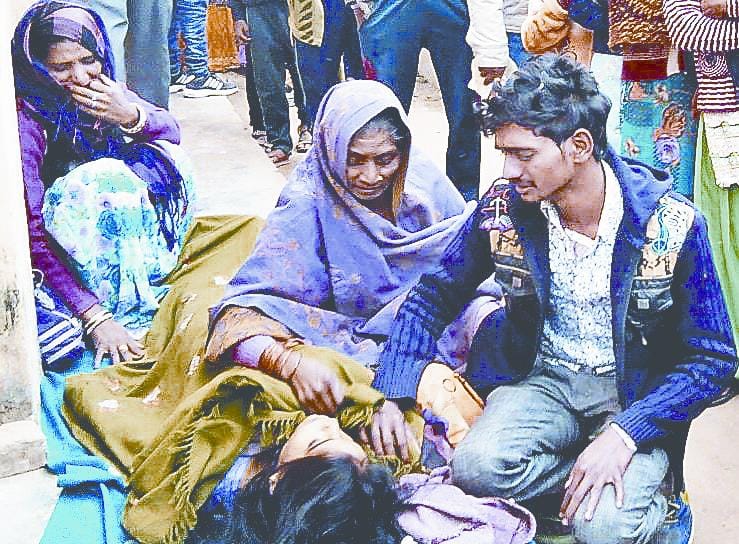 Women died in front of health center