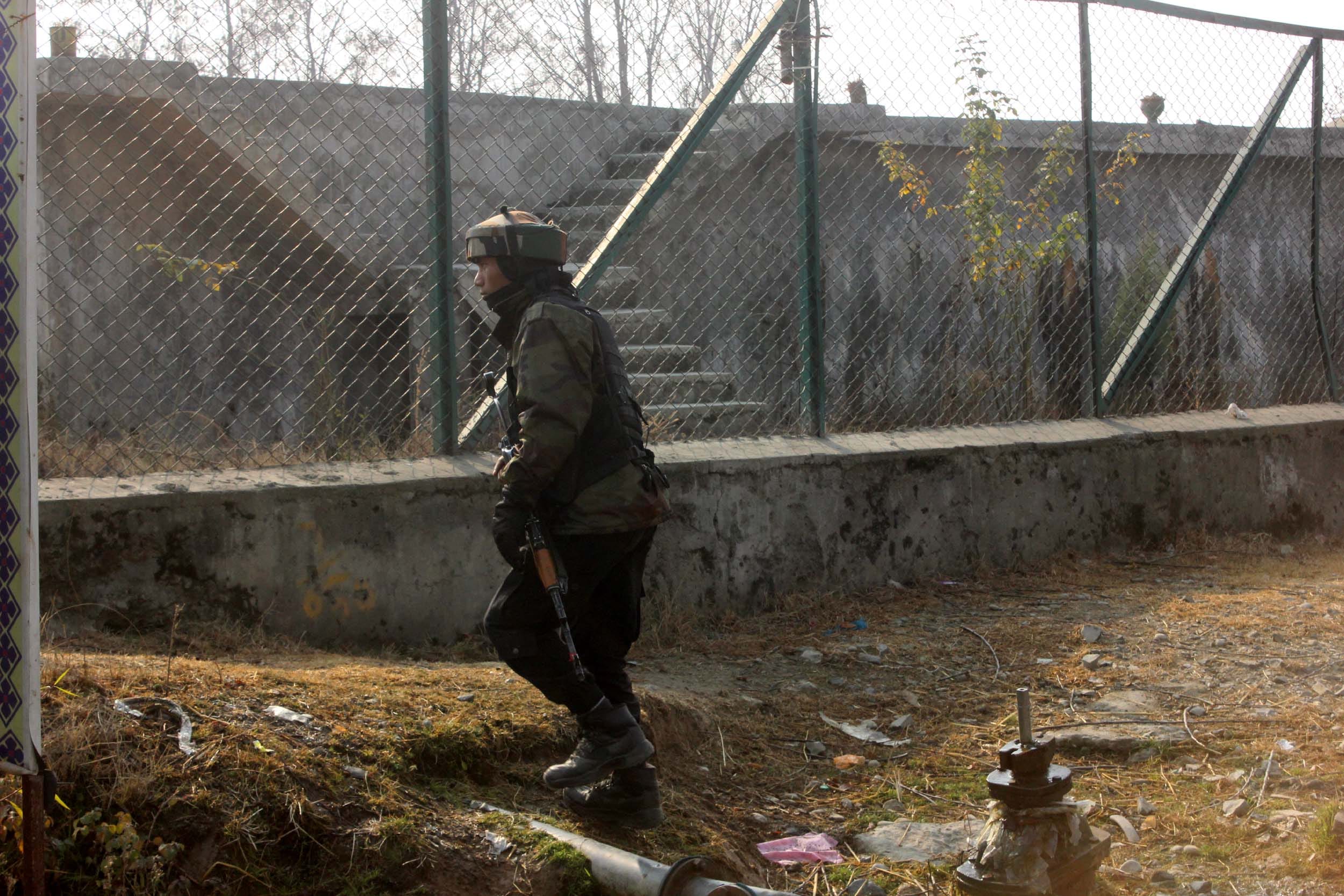 lashkar commander killed in encounter in shopre