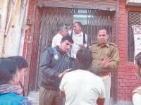 nat recieve the cash, people closed, offocers closed in  the bank